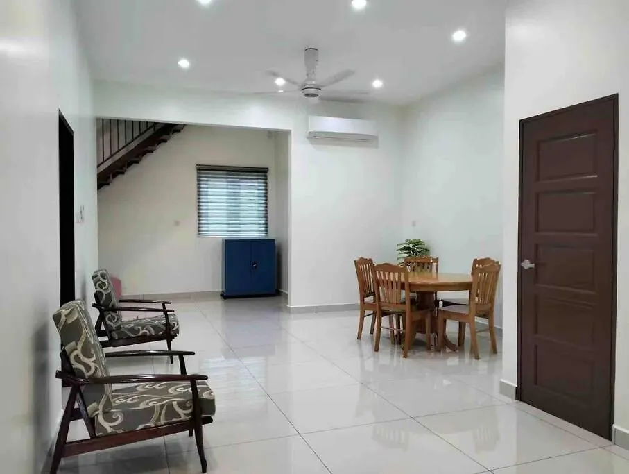 Villa New Comfy Semi-D - 14Pax@5-6 Parking Malacca