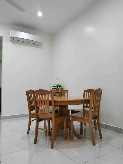 Villa New Comfy Semi-D - 14Pax@5-6 Parking à Malacca 0*,