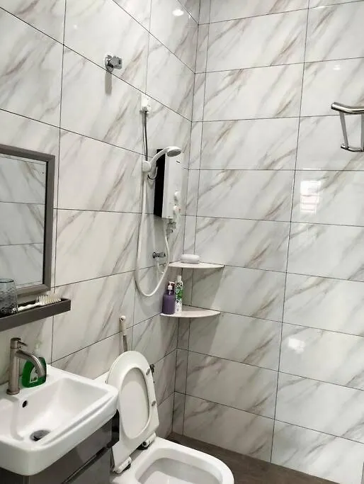 Villa New Comfy Semi-D - 14Pax@5-6 Parking à Malacca 0*,  Malaisie